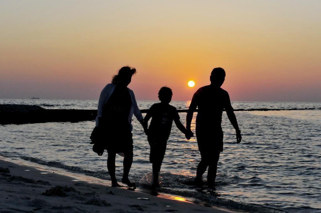 Sun Tan Beach Hotel Maafushi Luaran gambar